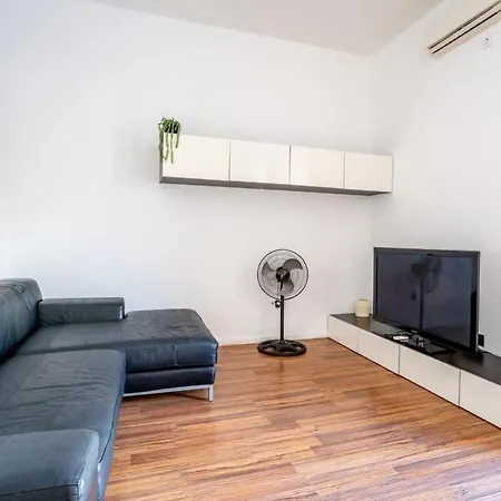 Comfortable And Huge 4bd - 2bth Rambla Catalunya Appartement *